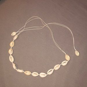 Shell necklace choker